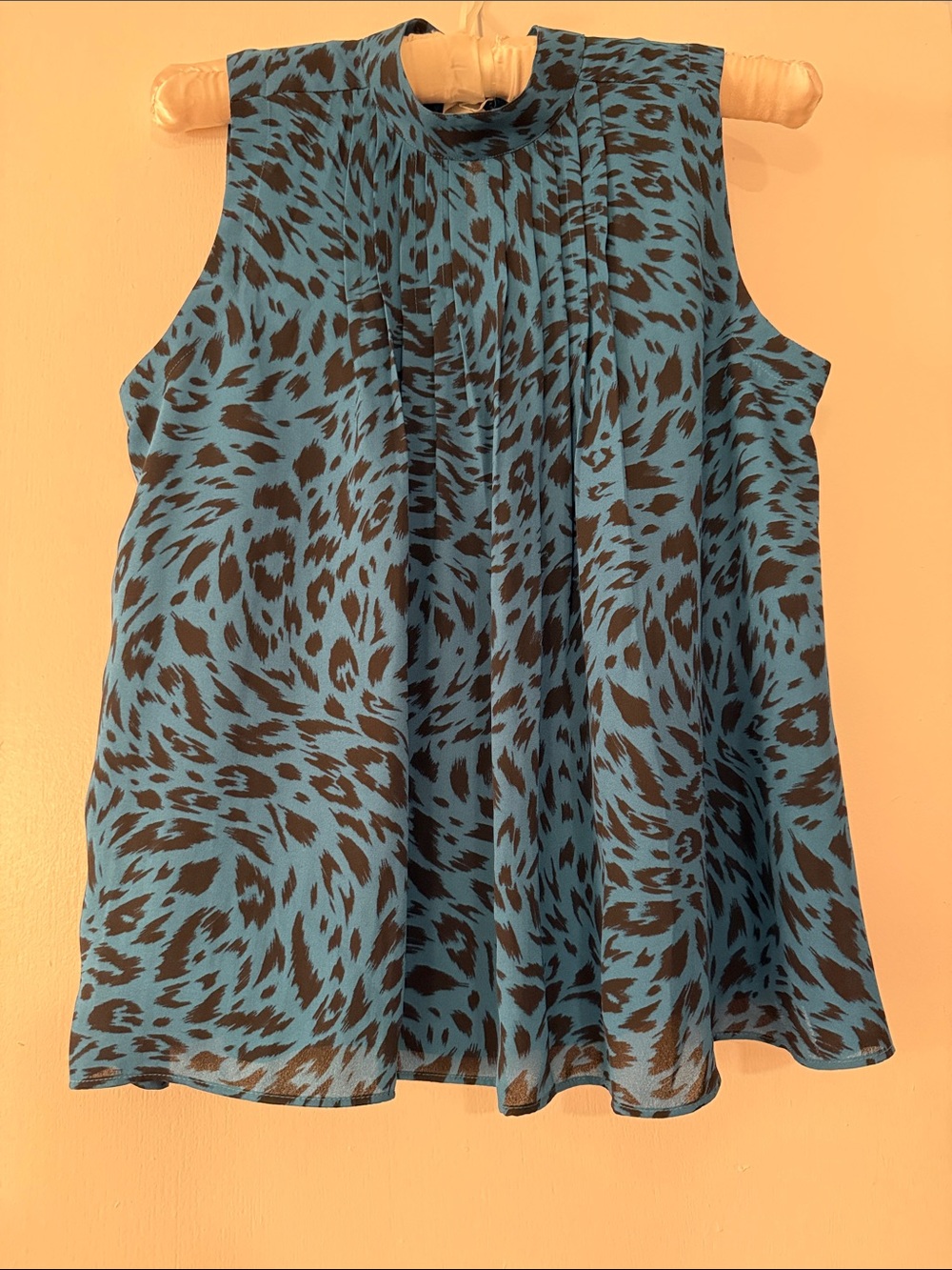 Sleeveless Blue Leopard-Print Mock Neck Top
